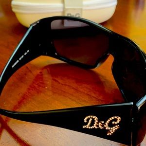 D&G black sunglasses